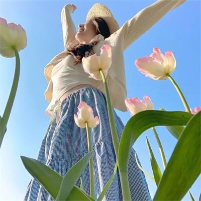 女人与英雄海报